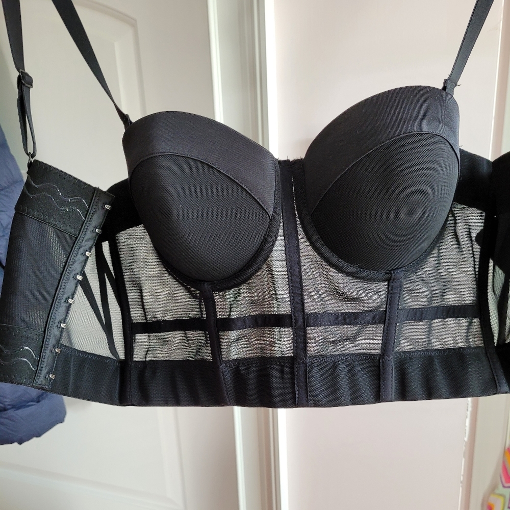Corsrt removable straps